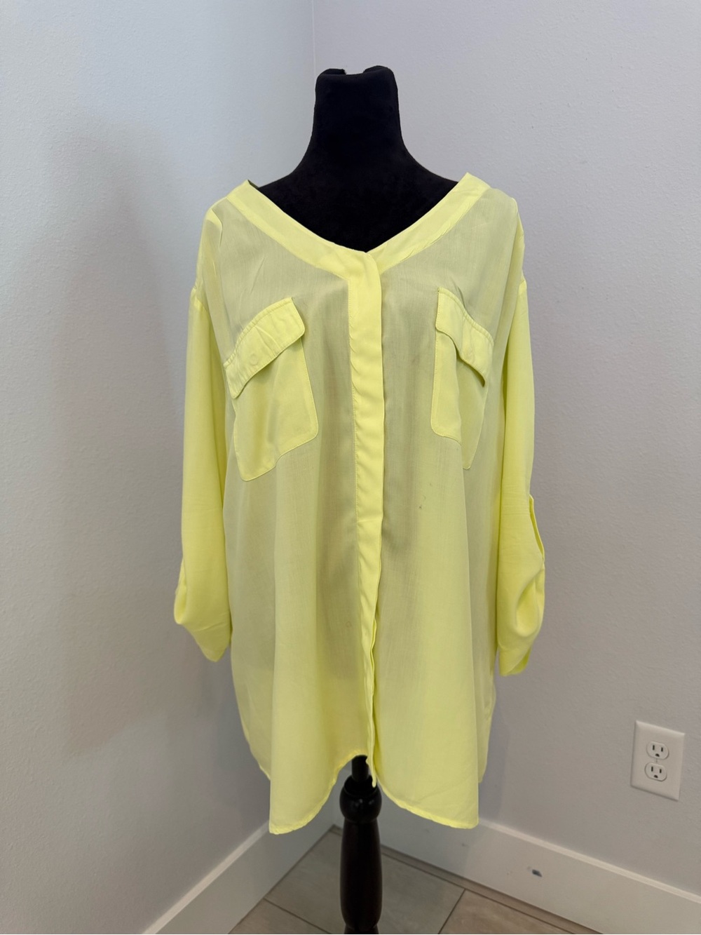 Light Yellow V-Neck Utility Blouse - Lightweight Women's Top#A34